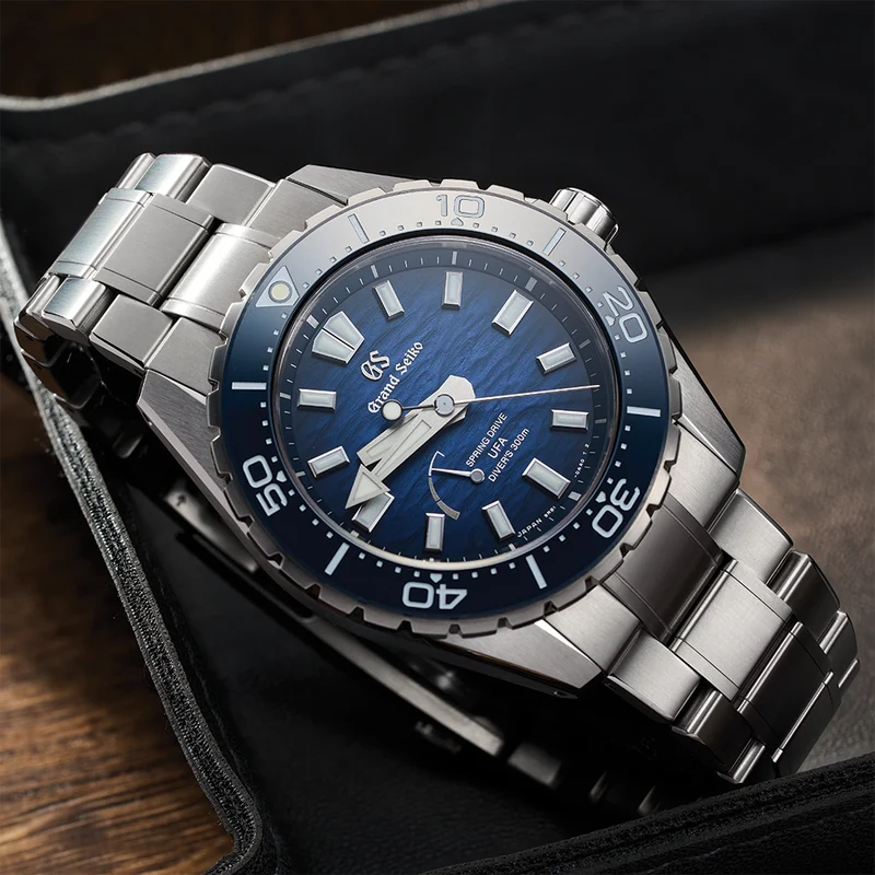 SLGB023 Spring Drive UFA Ushio 300 Diver 40.8mm - Blue on Bracelet