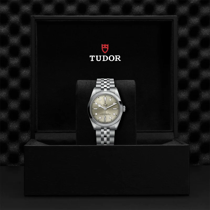 Black Bay One 36mm - Light Champagne on Bracelet