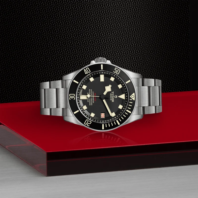 Pelagos LHD Titanium 42mm - Black on Bracelet w/ Extra Rubber Strap