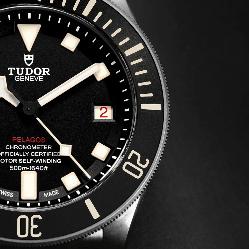 Pelagos LHD Titanium 42mm - Black on Bracelet w/ Extra Rubber Strap