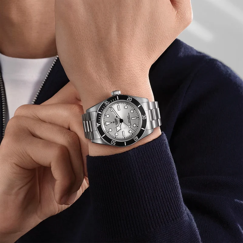 Black Bay 68 43mm - Silver, Black Bezel on Bracelet