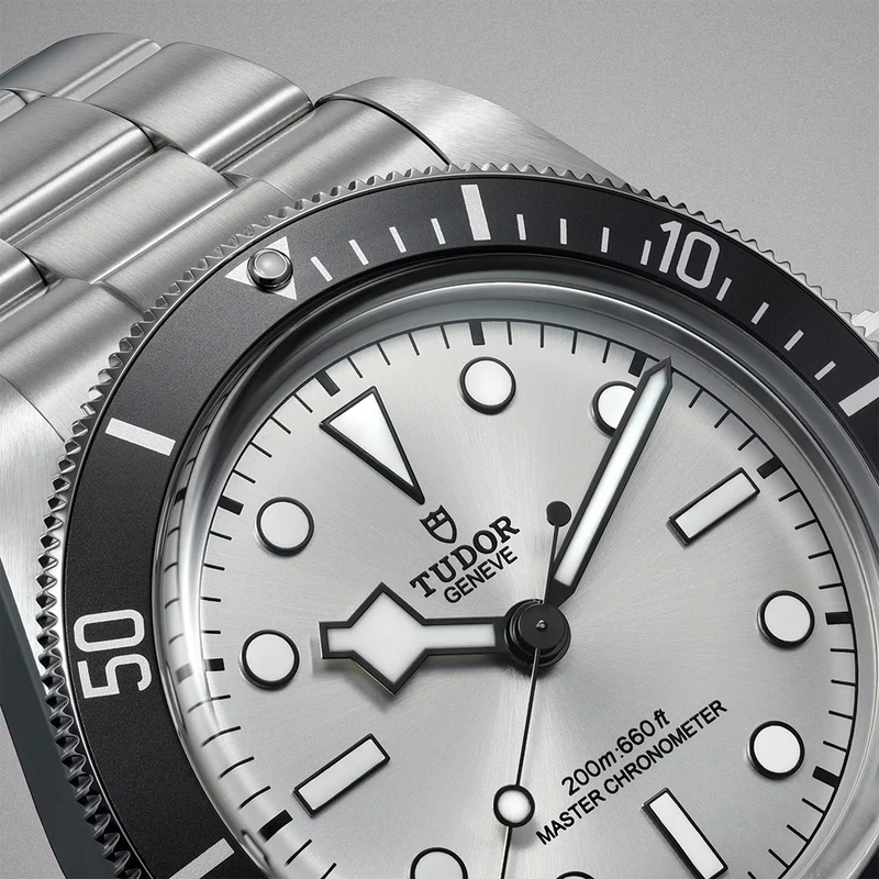 Black Bay 68 43mm - Silver, Black Bezel on Bracelet