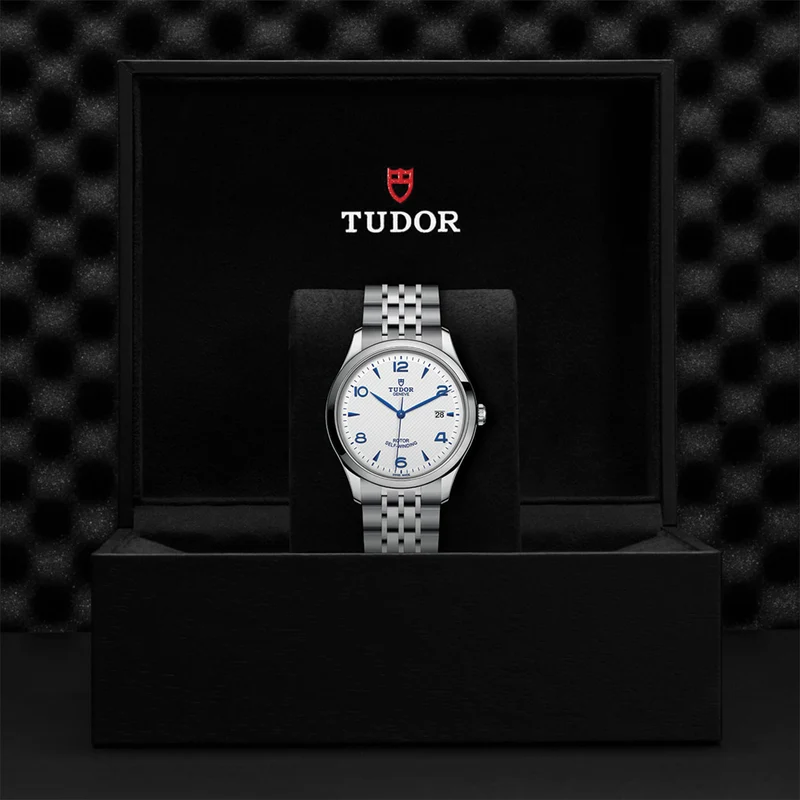 1926 41mm - Opaline on Bracelet