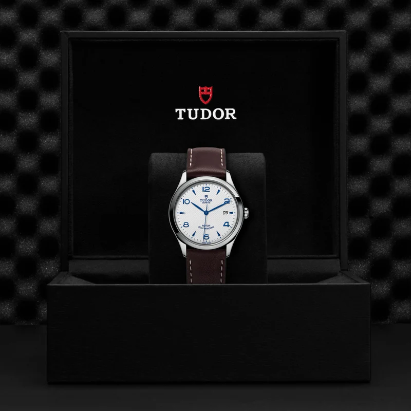 1926 39mm - Opaline on Leather Strap