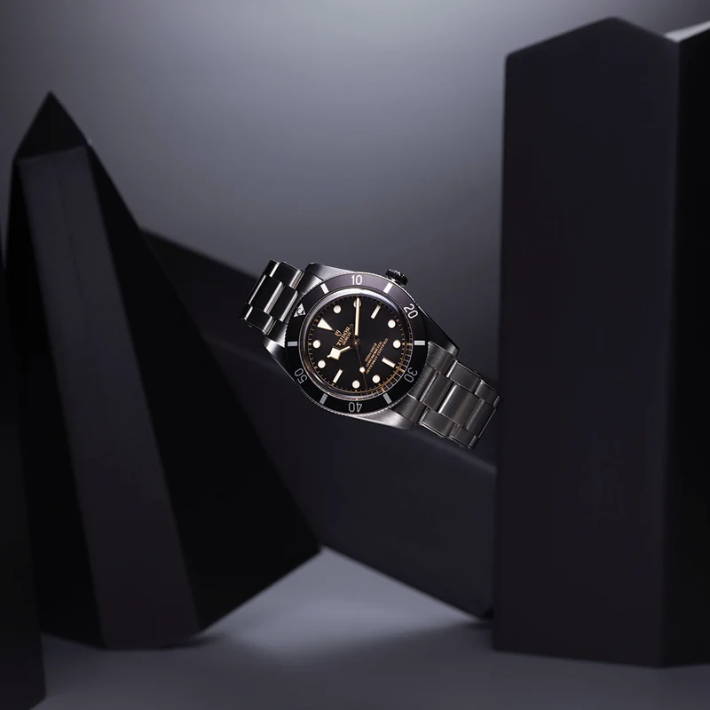 Black Bay 54 37mm - Black on Bracelet