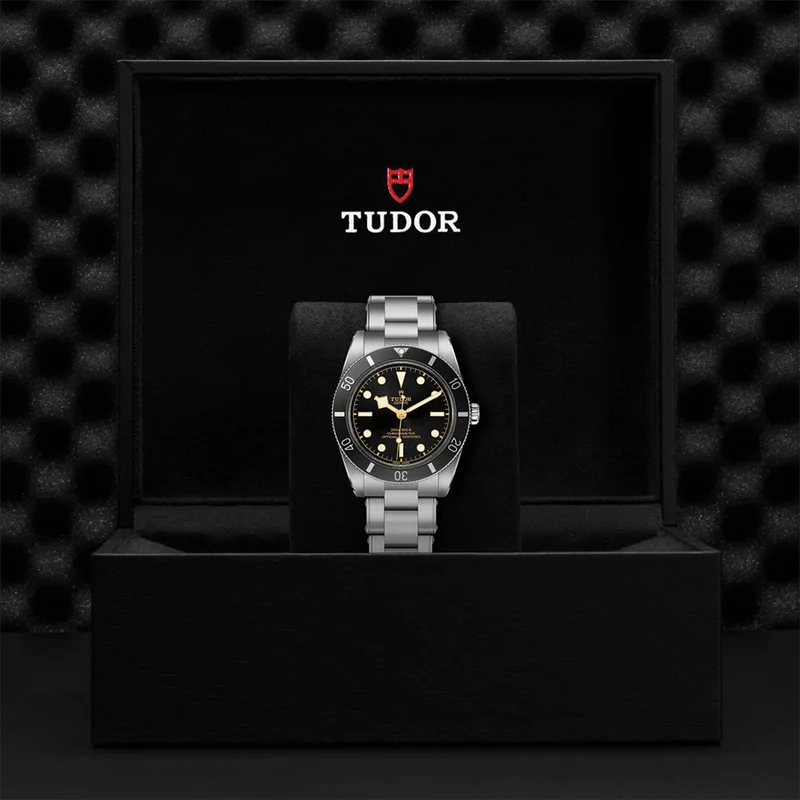 Black Bay 54 37mm - Black on Bracelet