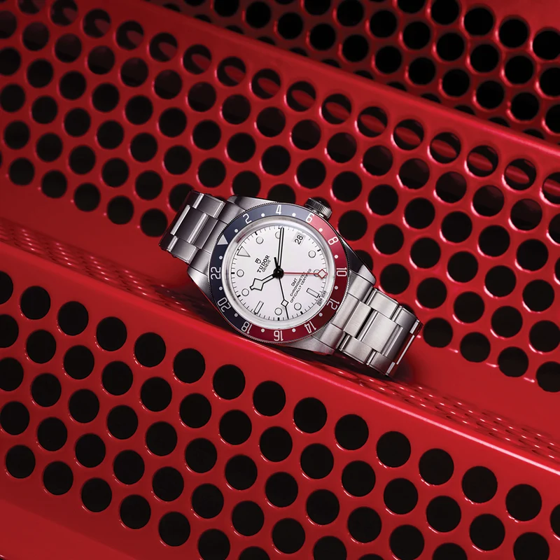 Black Bay GMT 41mm - Opaline on Bracelet