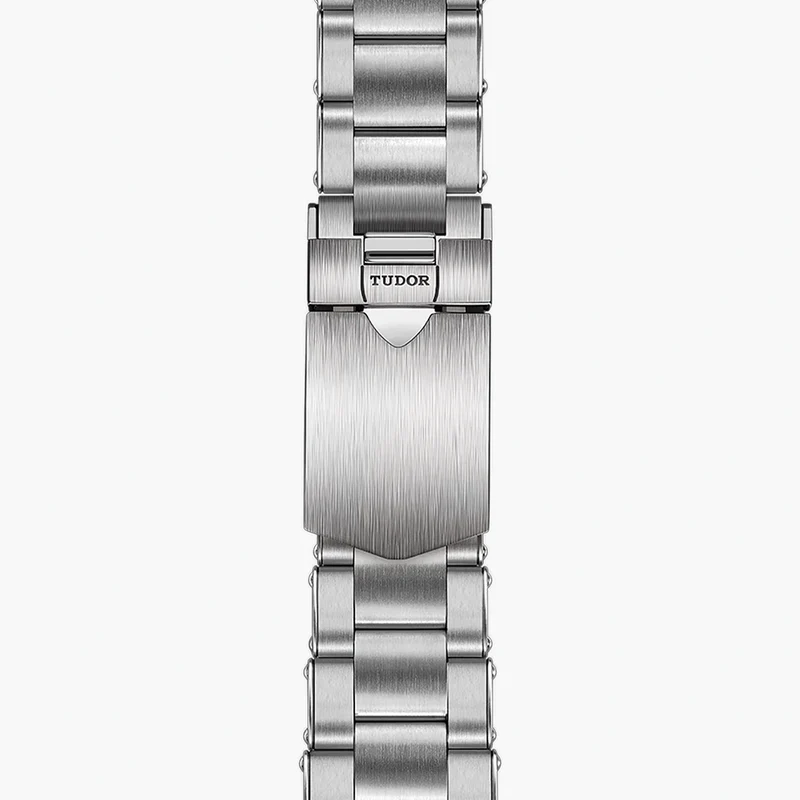 Black Bay GMT 41mm - Opaline on Bracelet