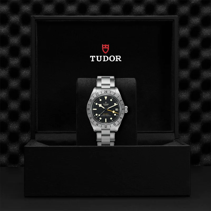 Black Bay Pro GMT 39mm - Black on Bracelet