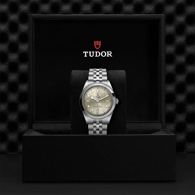 Black Bay One 41mm - Light Champagne on Bracelet