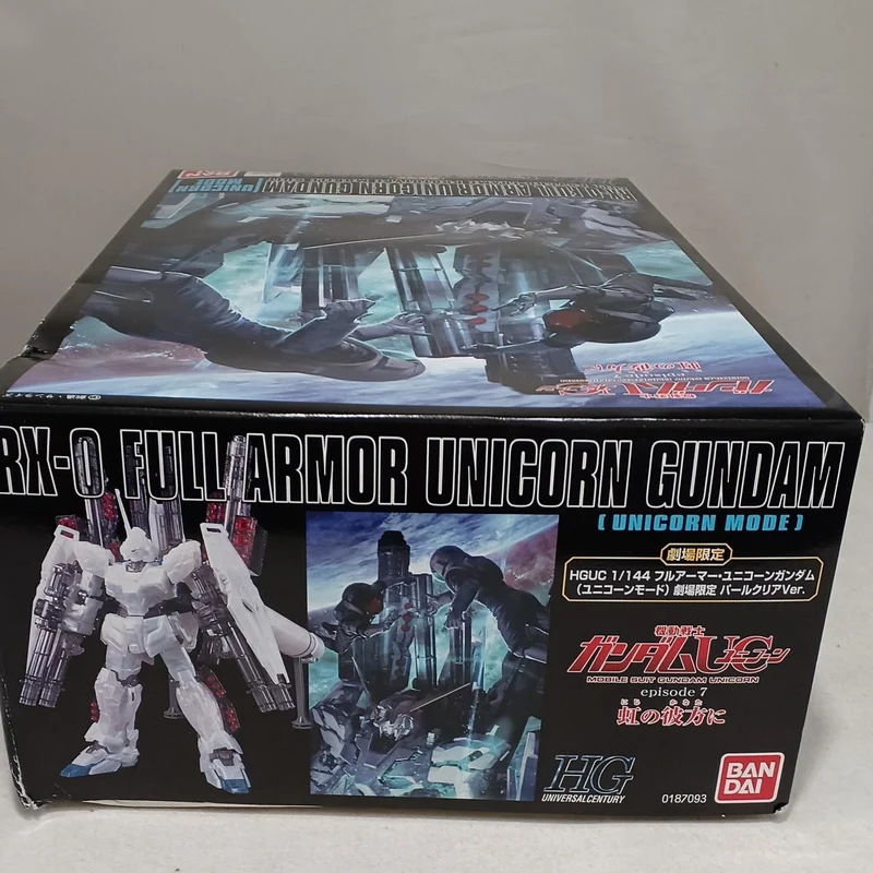 BANDAI RX-0 Full Armor Unicorn Gundam (Unicorn Mode 1/144 HGUC Theater Limited Pearl Clear Ver.)