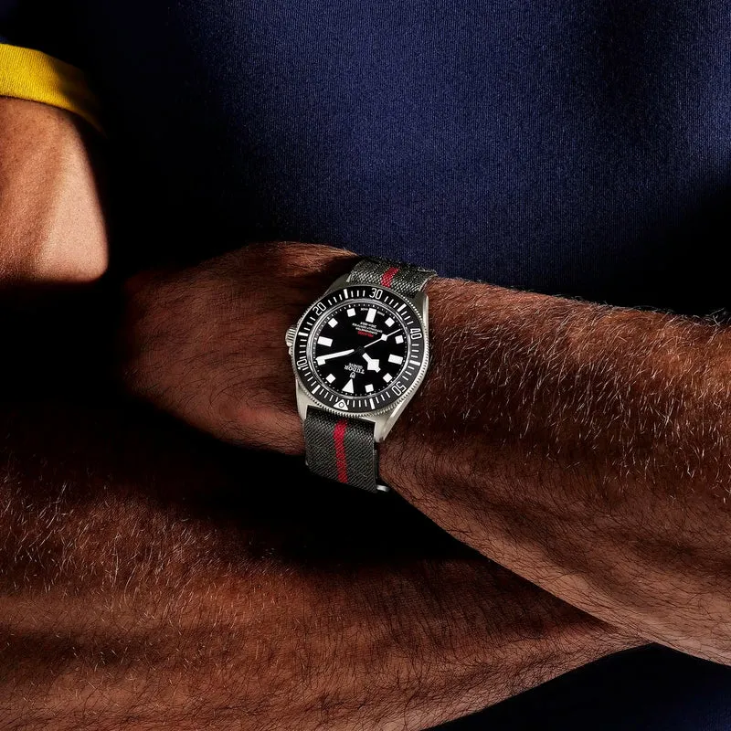 Pelagos FXD Titanium 42mm - Black on Fabric Strap w/ Extra Rubber Strap