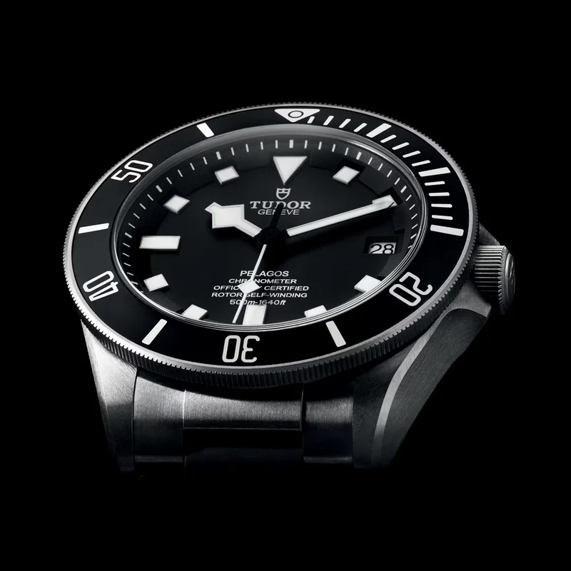 Pelagos Titanium 42mm - Black, Ceramic Bezel on Bracelet w/ Extra Rubber Strap