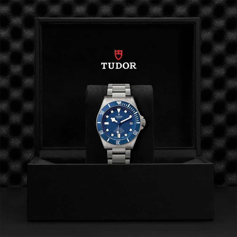 Pelagos Titanium 42mm - Blue, Ceramic Bezel on Bracelet w/ Extra Rubber Strap