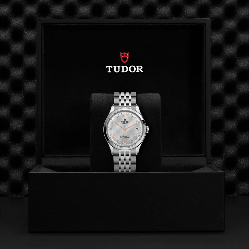 1926 36mm - Silver, Diamond-Set on Bracelet