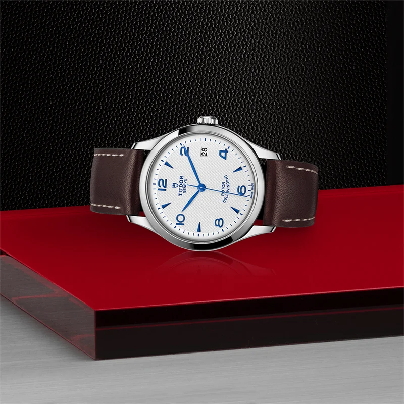 1926 36mm - Opaline on Leather Strap