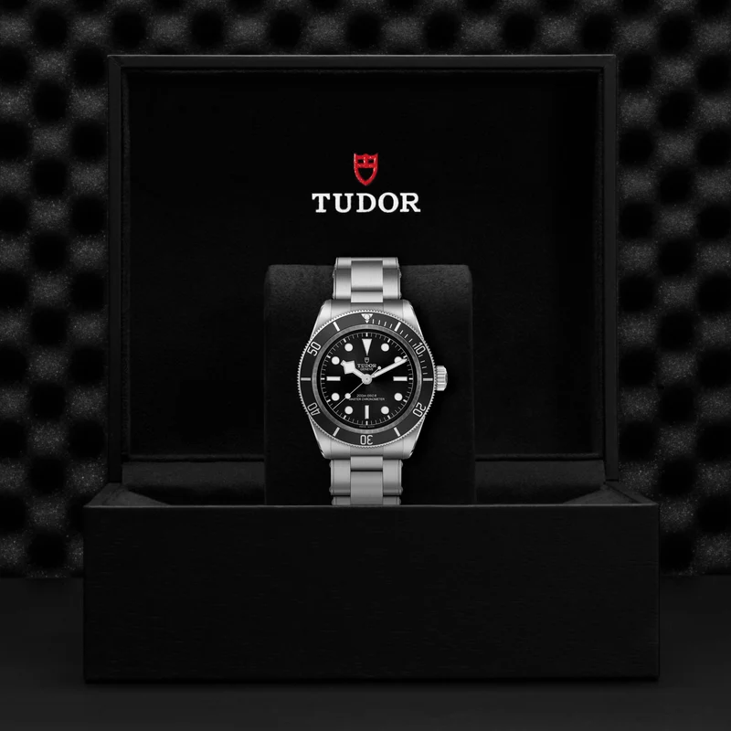Black Bay 41mm - Black on 3-Link Bracelet