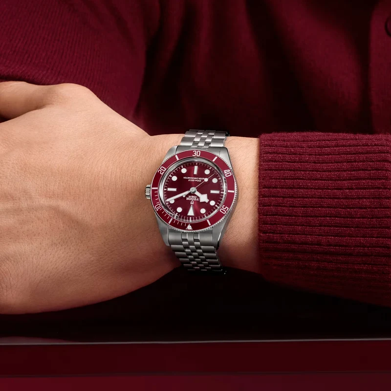 Black Bay 58 39mm - Burgundy on Bracelet