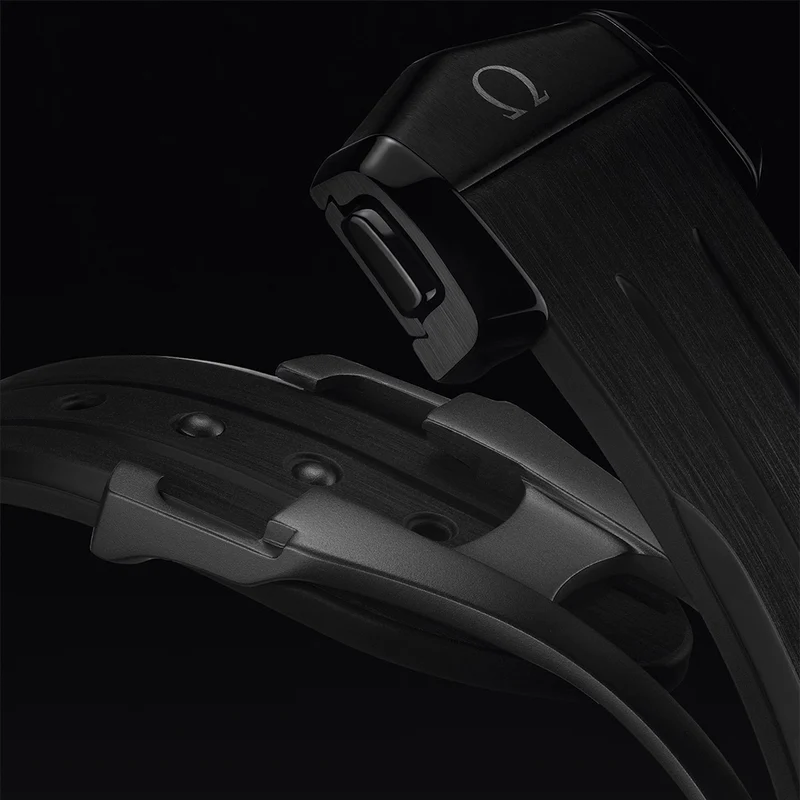 Speedmaster Dark Side of the Moon Black Ceramic 44.25mm - Full Black on Rubber Strap