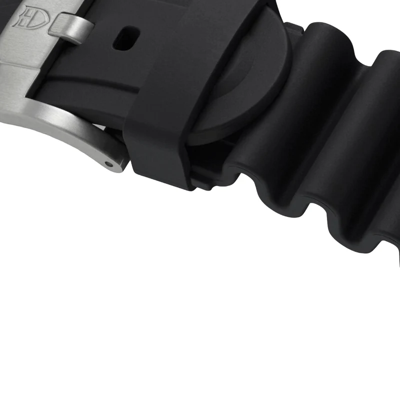 Pelagos Ultra Titanium 43mm - Black on Bracelet w/ Extra Rubber Strap