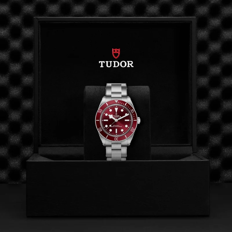 Black Bay 58 39mm - Burgundy on Bracelet