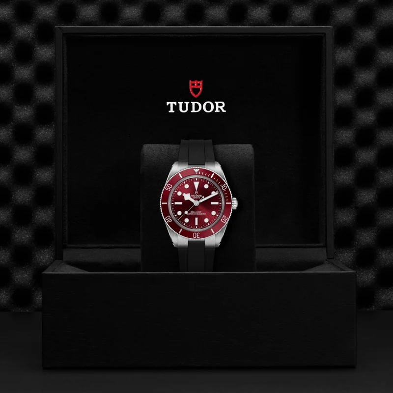 Black Bay 58 39mm - Burgundy on Rubber Strap