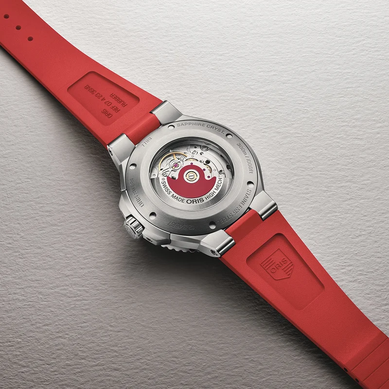 Aquis Date Relief 43.5mm - Silver on Rubber Strap