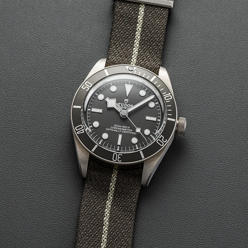 Black Bay 58 925 39mm - Taupe on Fabric Strap
