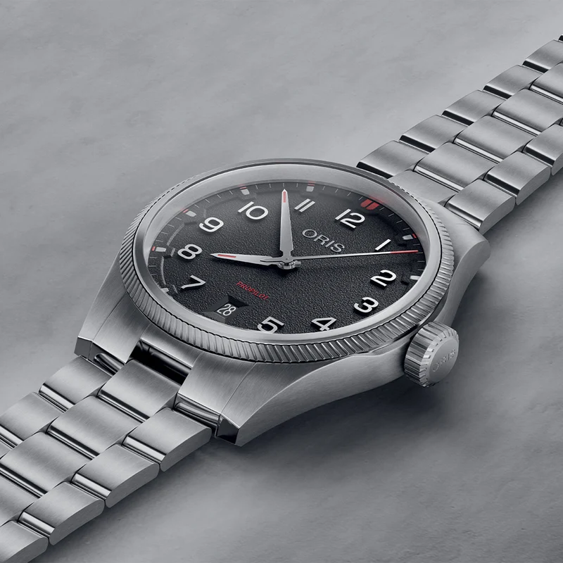 ProPilot Date 41mm - Black on Bracelet