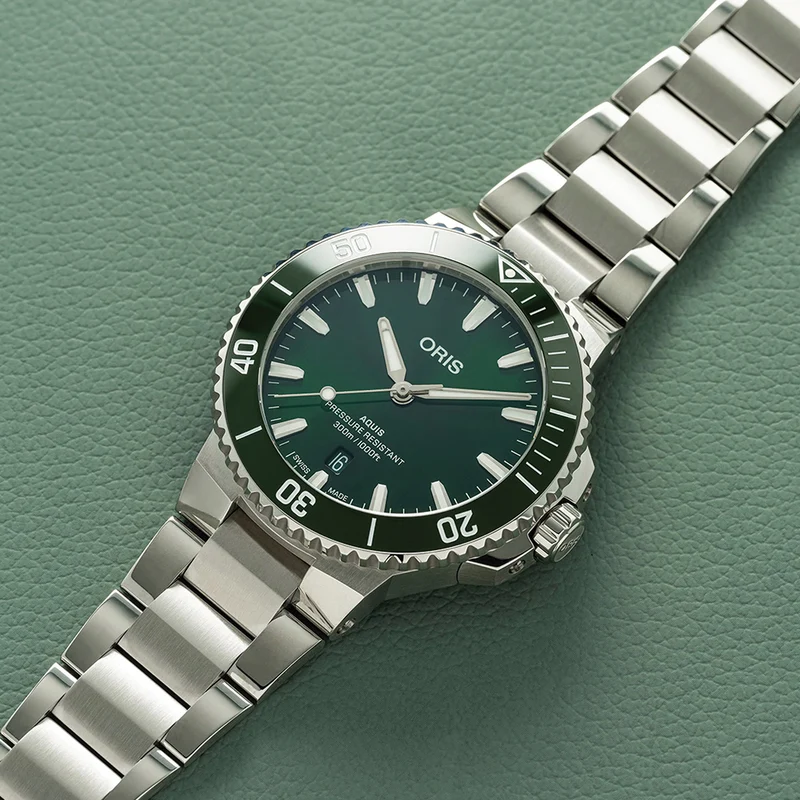 Oris Aquis Date 41.5mm - Green on Bracelet