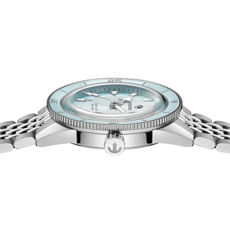Captain Cook Automatic 39mm - Light Blue on Bracelet
