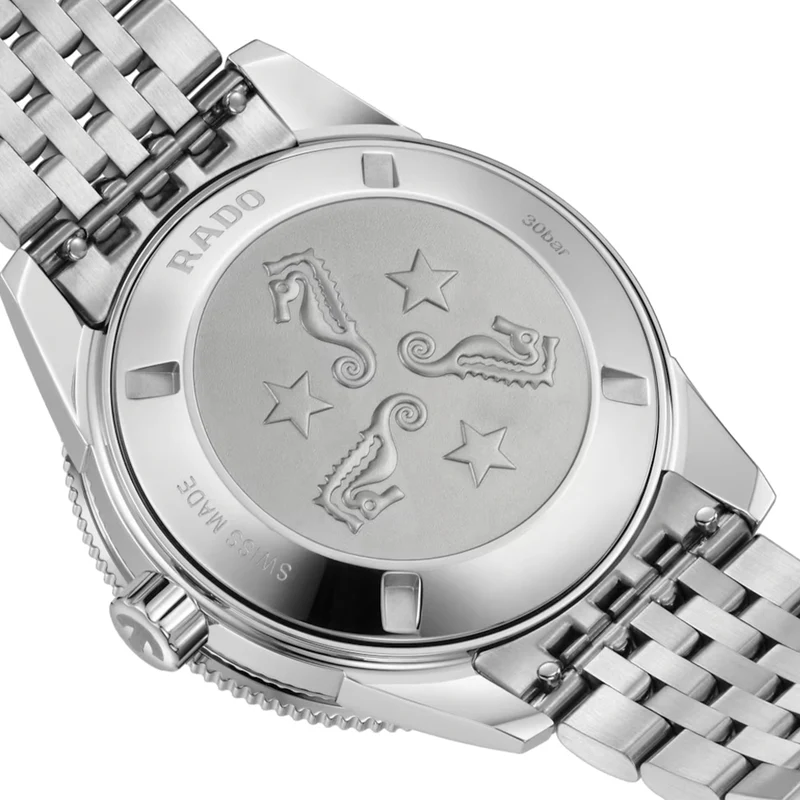 Captain Cook Automatic 39mm - Light Blue on Bracelet