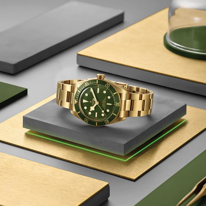 Black Bay 58 18K Yellow-Gold 39mm - Green on Bracelet