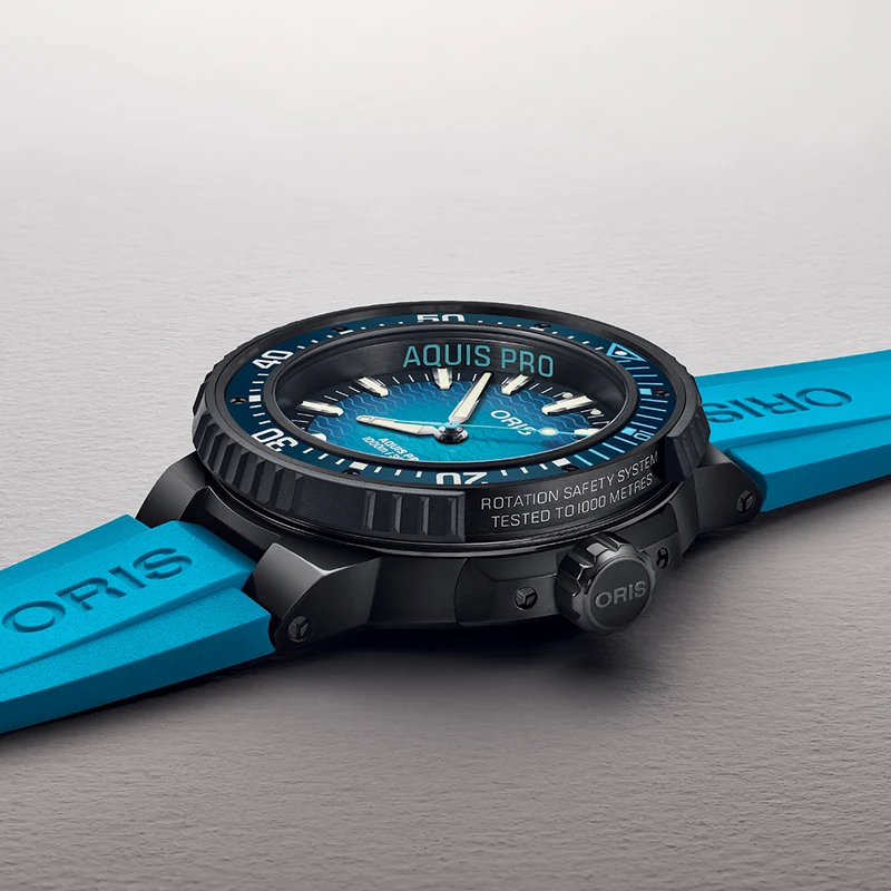 Aquis Pro 1000m Multi-Piece Titanium 49.5mm - Blue on Rubber Strap w/ Extra Rubber Strap