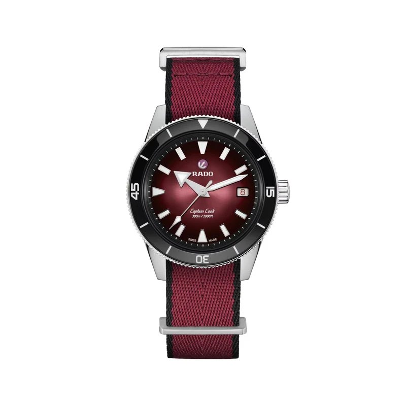 Captain Cook Automatic 39mm - Red on Bracelet w/ 2 Additional Straps