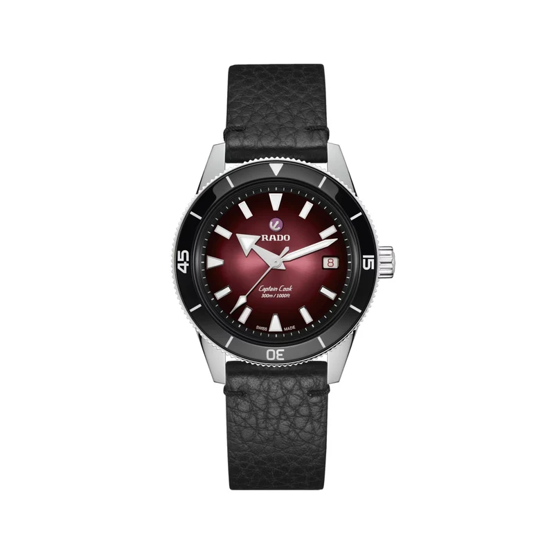 Captain Cook Automatic 39mm - Red on Bracelet w/ 2 Additional Straps