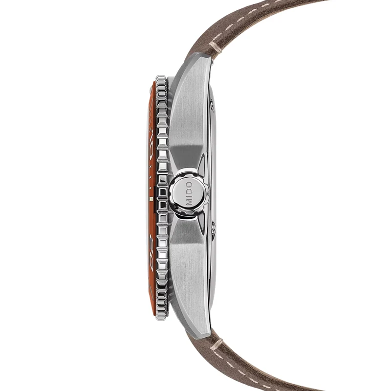 Ocean Star 200C 42.5mm - Black on Leather Strap