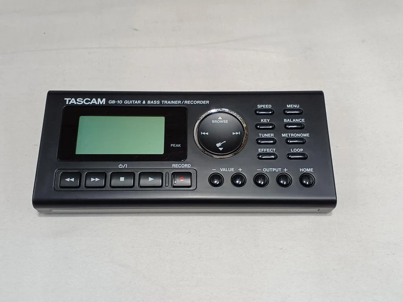 TASCAM Gitarren- und Basstrainer GB-10