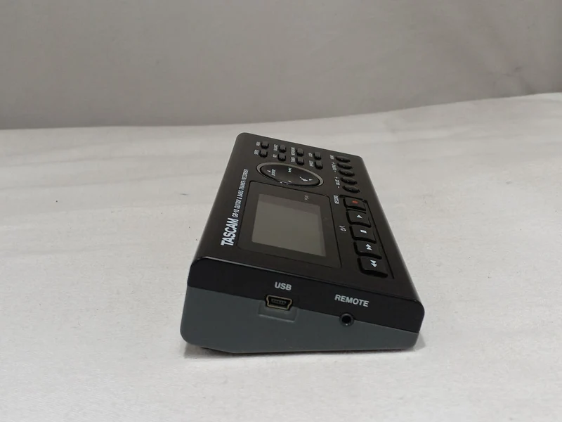 TASCAM Gitarren- und Basstrainer GB-10
