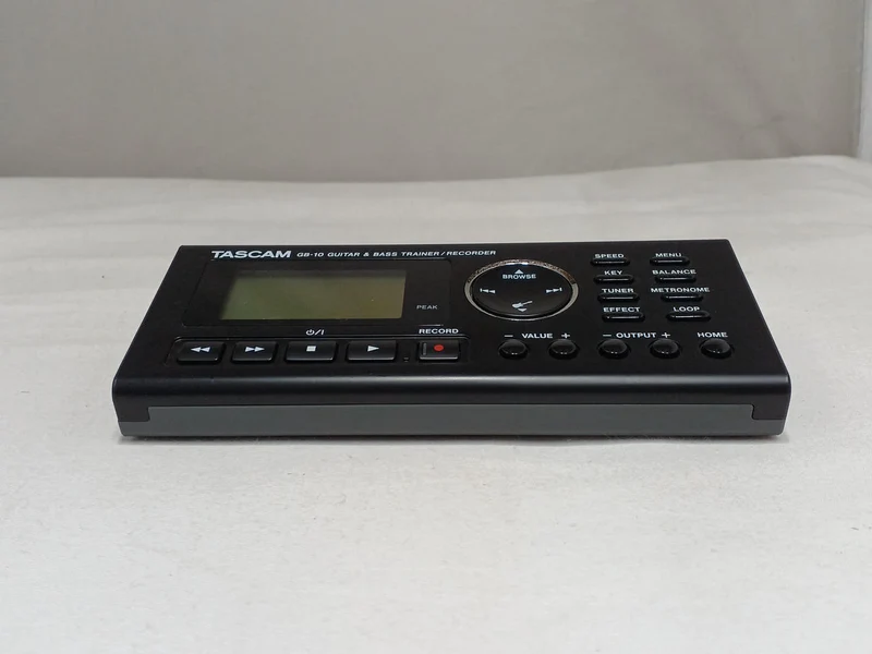 TASCAM Gitarren- und Basstrainer GB-10