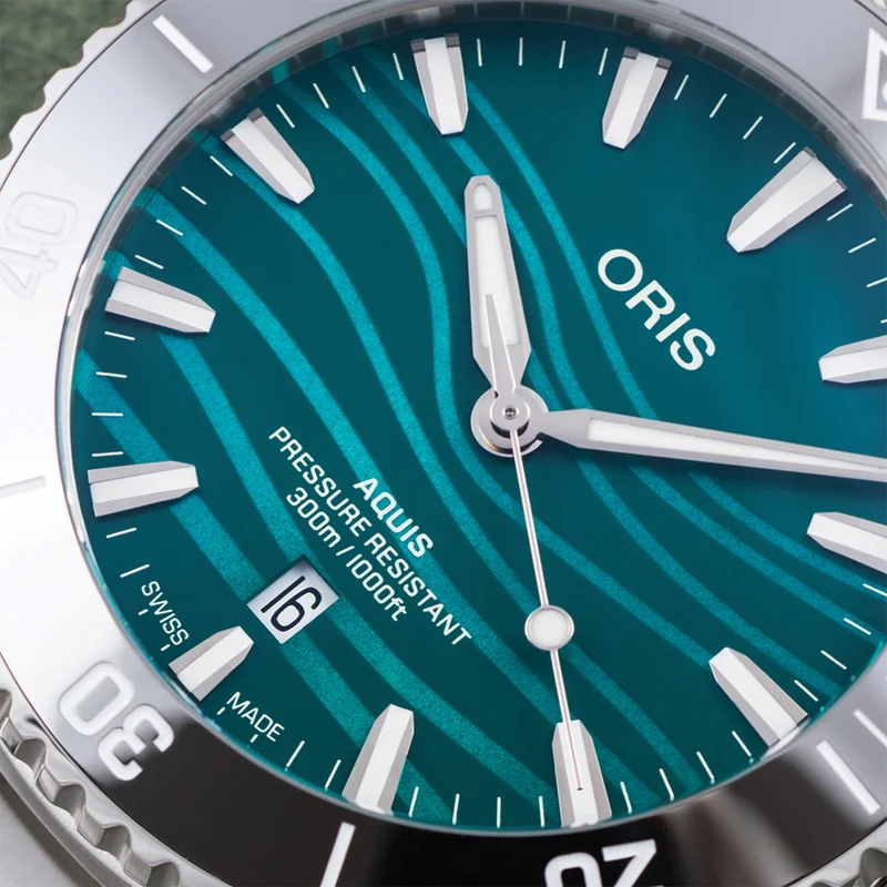 Aquis Date Yangtze Jiangtun Limited Edition 43.5mm - Blue-Green Mother of Pearl on Bracelet