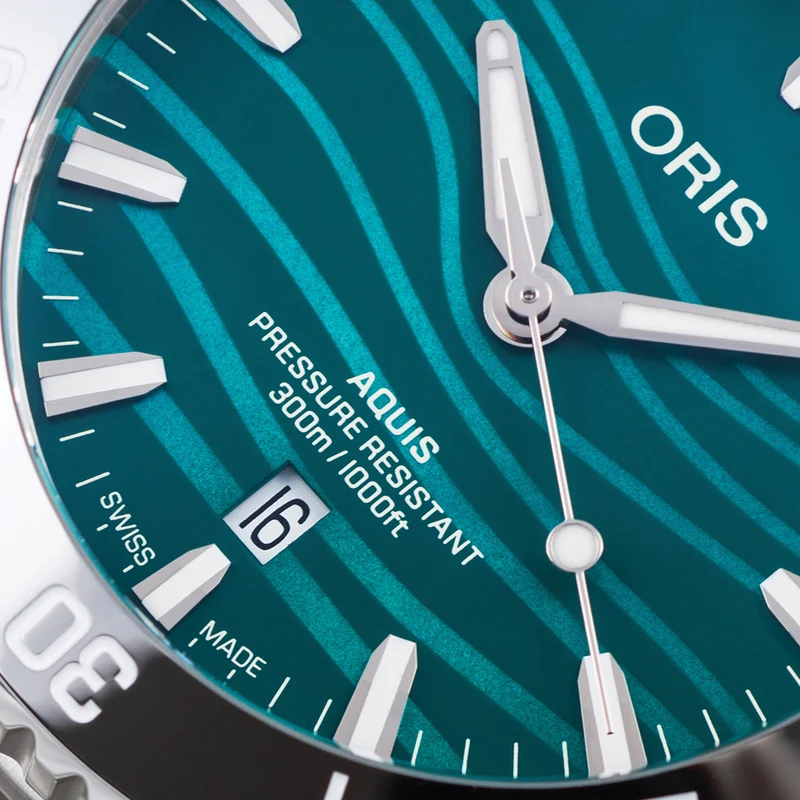 Aquis Date Yangtze Jiangtun Limited Edition 43.5mm - Blue-Green Mother of Pearl on Bracelet