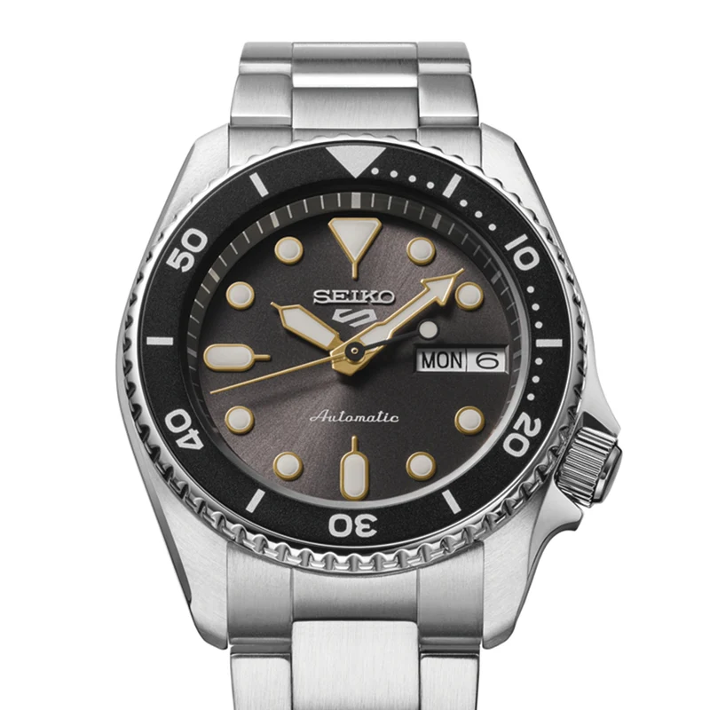SRPL79 5 Sports SKX 38mm - Grey on Bracelet