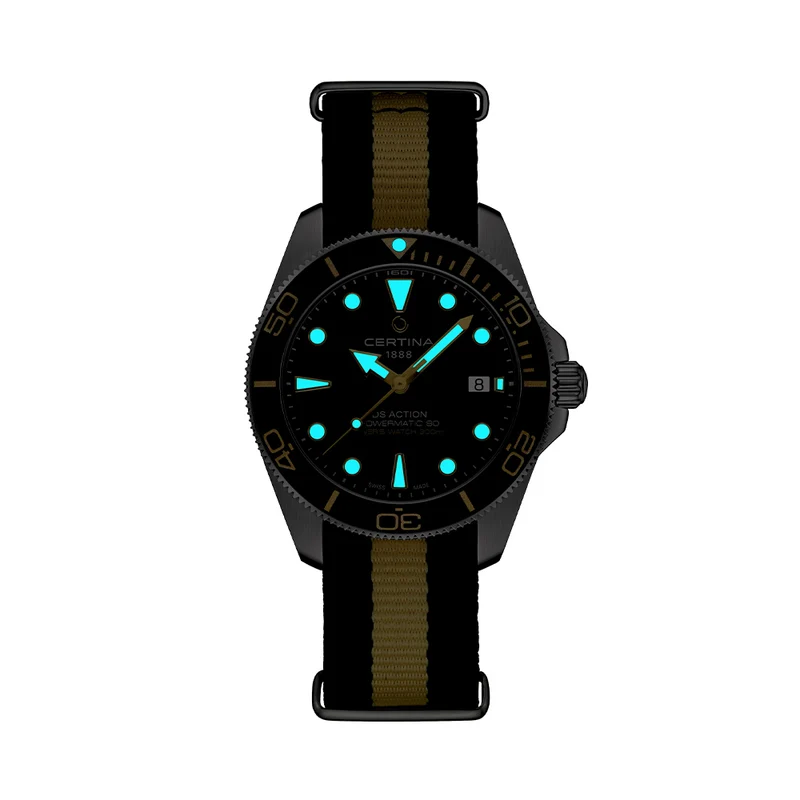 DS Action Diver "New DS Concept Extreme Shock Resistance" 40.5mm - Black on One-Piece Textile Strap