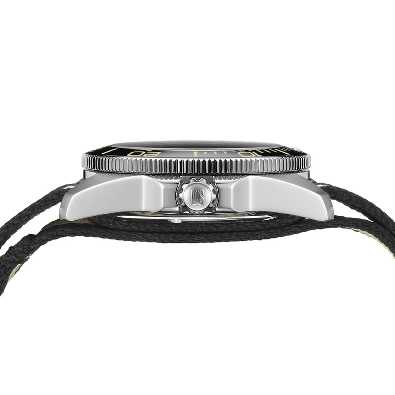 DS Action Diver "New DS Concept Extreme Shock Resistance" 40.5mm - Black on One-Piece Textile Strap