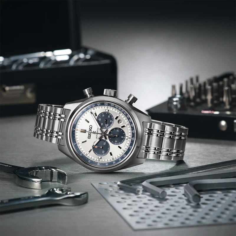 SRQ047 Prospex Chronograph 42mm - Silver on Bracelet