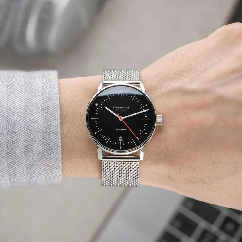 Naos Automatic 38mm - Black on Bracelet