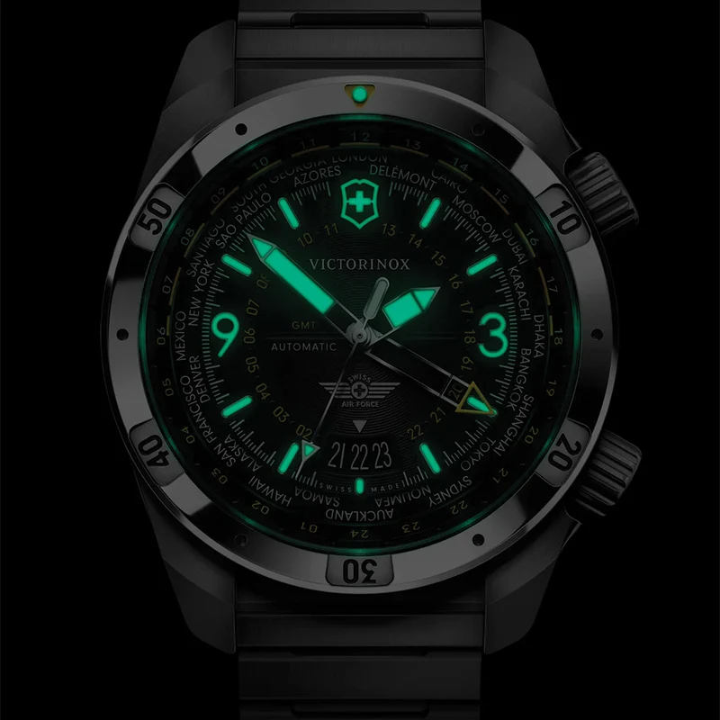 Air Pro 43mm - Black on Bracelet
