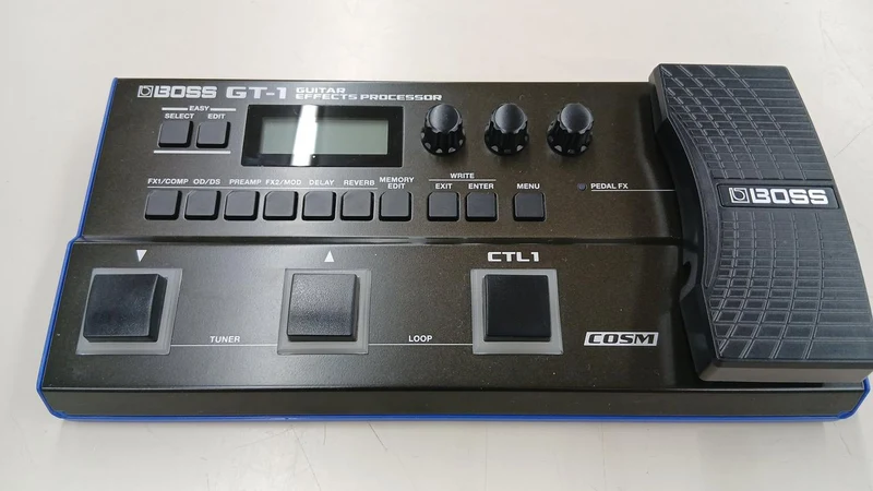BOSS Multi-Effektgerät GT-1
