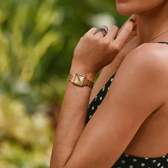 Classic Sutton Square 23mm - Champagne on Bracelet